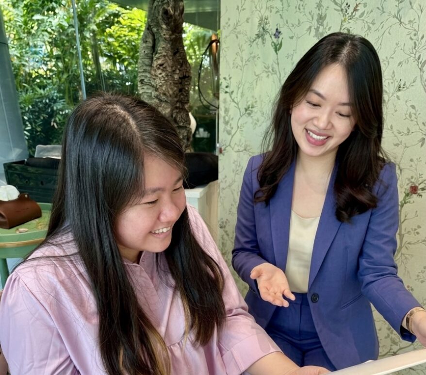 Annabelle Siena Lim in a one-to-one personal brand session with a client